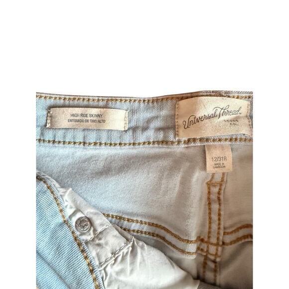 Universal Threads Sz 12 High Rise Skinny Distressed Jeans‎ Casual - Picture 3 of 8